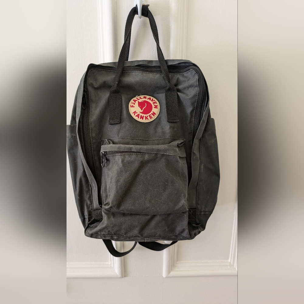 Fjallraven Kånken Charcoal Backpack